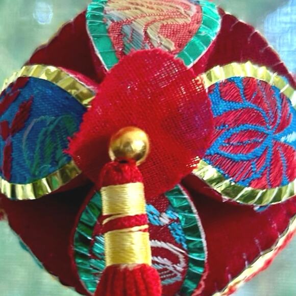 Vintage Chinese Silk Embroidered Souvenir Love Ball Ornament from Li River - Picture 6 of 10